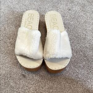 BEACH White Plush Slippers with Cozy Sherpa Material